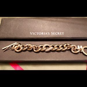 Victoria’s Secret Goldtone Link Bracelet